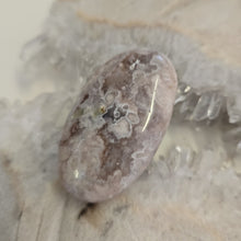 Load image into Gallery viewer, Flower Agate Palmstone