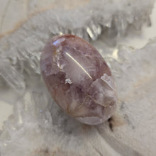 Load image into Gallery viewer, Flower Agate Palmstone