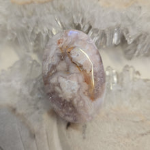 Load image into Gallery viewer, Flower Agate Palmstone