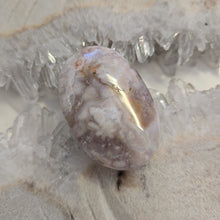 Load image into Gallery viewer, Flower Agate Palmstone