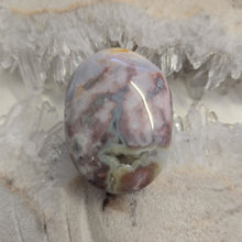 Load image into Gallery viewer, Flower Agate Palmstone