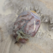 Load image into Gallery viewer, Flower Agate Palmstone