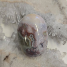 Load image into Gallery viewer, Flower Agate Palmstone