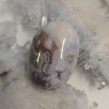 Load image into Gallery viewer, Flower Agate Palmstone