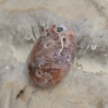 Load image into Gallery viewer, Flower Agate Palmstone