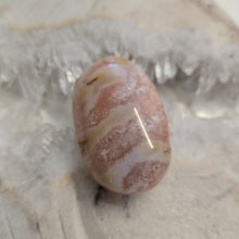Load image into Gallery viewer, Flower Agate Palmstone