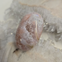 Load image into Gallery viewer, Flower Agate Palmstone