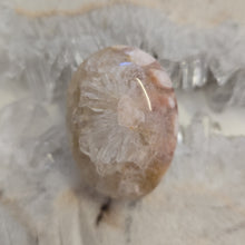 Load image into Gallery viewer, Flower Agate Palmstone