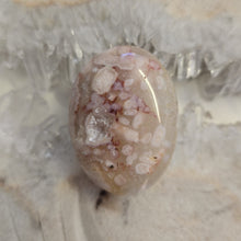 Load image into Gallery viewer, Flower Agate Palmstone