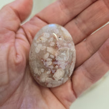 Load image into Gallery viewer, Flower Agate Palmstone