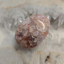 Load image into Gallery viewer, Flower Agate Palmstone