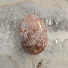 Load image into Gallery viewer, Flower Agate Palmstone