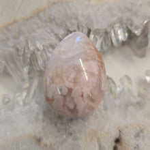 Load image into Gallery viewer, Flower Agate Palmstone