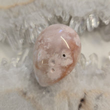 Load image into Gallery viewer, Flower Agate Palmstone