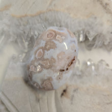 Load image into Gallery viewer, Flower Agate Palmstone