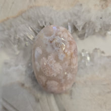 Load image into Gallery viewer, Flower Agate Palmstone