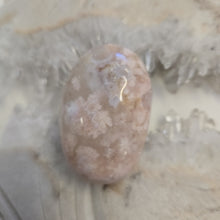 Load image into Gallery viewer, Flower Agate Palmstone