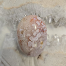 Load image into Gallery viewer, Flower Agate Palmstone