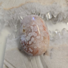 Load image into Gallery viewer, Flower Agate Palmstone