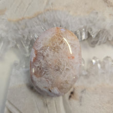 Load image into Gallery viewer, Flower Agate Palmstone