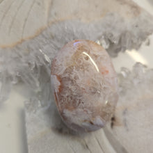 Load image into Gallery viewer, Flower Agate Palmstone