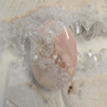 Load image into Gallery viewer, Flower Agate Palmstone