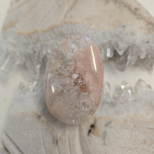 Load image into Gallery viewer, Flower Agate Palmstone