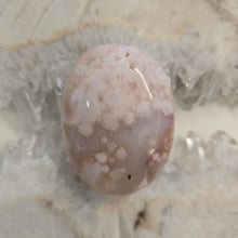 Load image into Gallery viewer, Flower Agate Palmstone