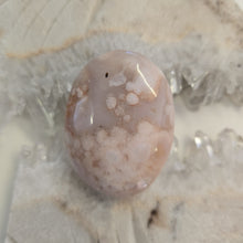 Load image into Gallery viewer, Flower Agate Palmstone