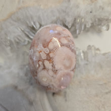 Load image into Gallery viewer, Flower Agate Palmstone