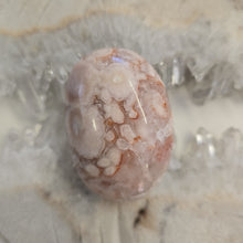 Load image into Gallery viewer, Flower Agate Palmstone