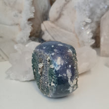 Load image into Gallery viewer, Grape Agate