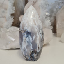 Load image into Gallery viewer, Dendritic Agate Flame