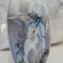 Load image into Gallery viewer, Dendritic Agate Flame