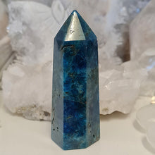 Load image into Gallery viewer, Blue Apatite Tower