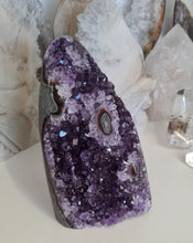 Load image into Gallery viewer, Amethyst with Stalactite Eyes Cutbase