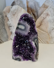 Load image into Gallery viewer, Amethyst with Stalactite Eyes Cutbase