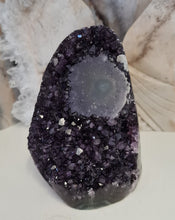 Load image into Gallery viewer, Amethyst with Stalactite Eyes Cutbase