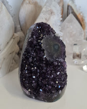 Load image into Gallery viewer, Amethyst with Stalactite Eyes Cutbase