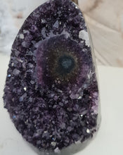 Load image into Gallery viewer, Amethyst with Stalactite Eyes Cutbase