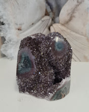 Load image into Gallery viewer, Amethyst with Stalactite Eyes Cutbase