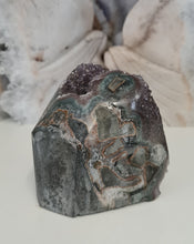 Load image into Gallery viewer, Amethyst with Stalactite Eyes Cutbase