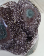 Load image into Gallery viewer, Amethyst with Stalactite Eyes Cutbase
