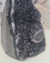 Load image into Gallery viewer, Amethyst with Stalactite Eyes Cutbase
