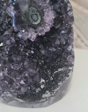 Load image into Gallery viewer, Amethyst with Stalactite Eyes Cutbase