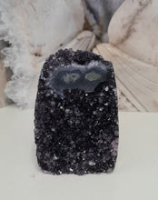 Load image into Gallery viewer, Amethyst with Stalactite Eyes Cutbase