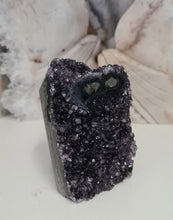 Load image into Gallery viewer, Amethyst with Stalactite Eyes Cutbase