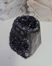Load image into Gallery viewer, Amethyst with Stalactite Eyes Cutbase