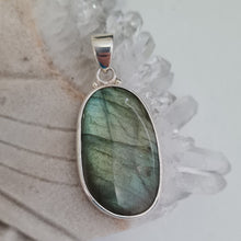Load image into Gallery viewer, Labradorite Sterling Silver Pendant