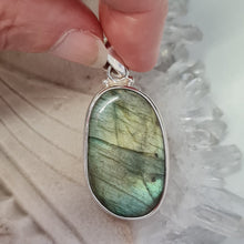 Load image into Gallery viewer, Labradorite Sterling Silver Pendant